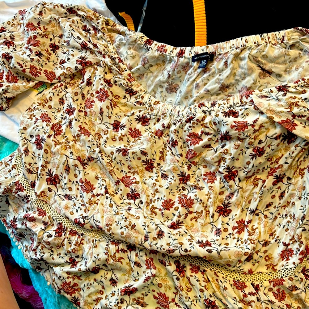 Women’s American eagle xl shirt